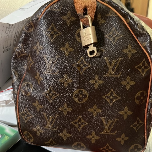 Authentic vintage Louis Vuitton authentic speedy 35 without the strap! - Picture 14 of 14